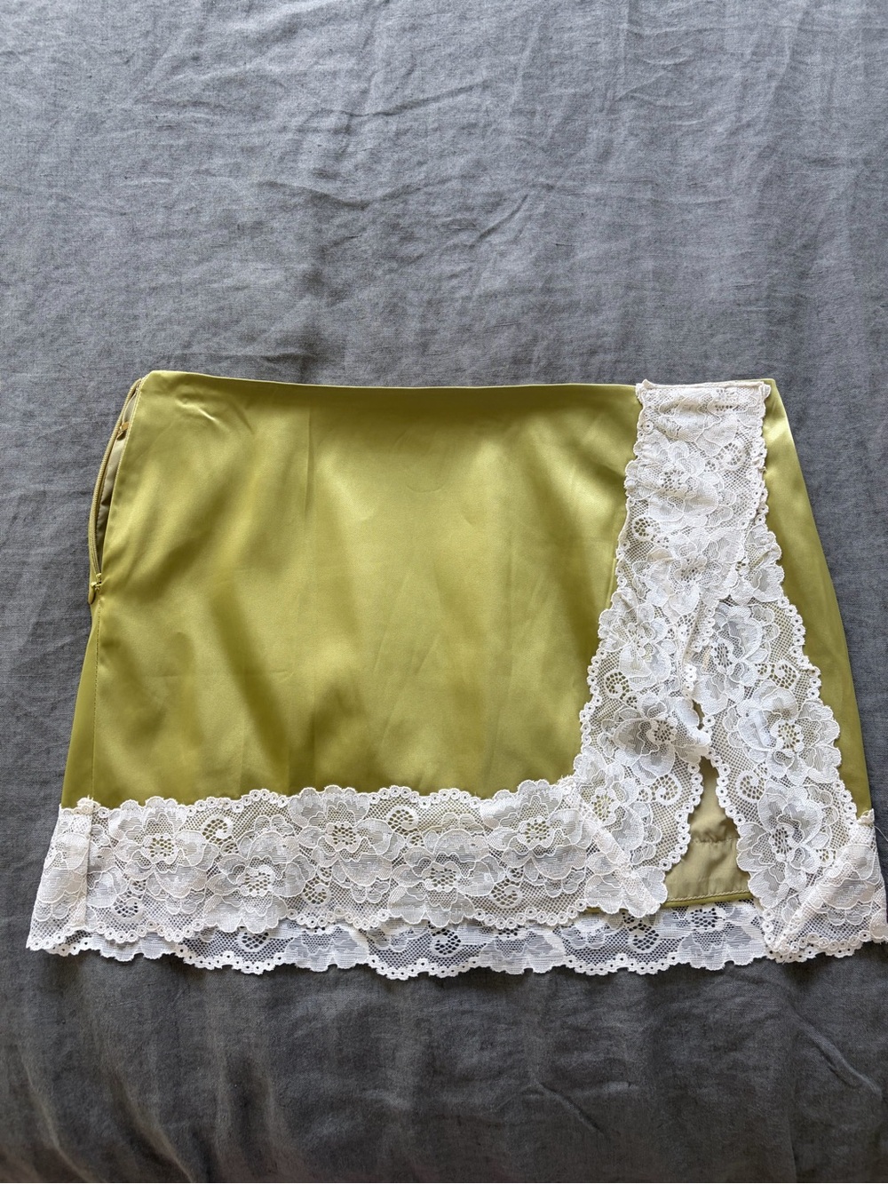 Women's Satin Lace-Trim Slip Skirt - Chartreuse Green